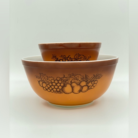 Vintage 1970s Pyrex Old Orchard Nesting Bowls, Set of 2 - Picture 12 of 12